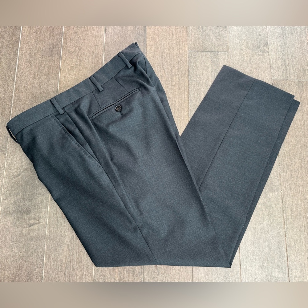 Pal Zileri fine wool charcoal flat front dress pants (Made in Italy, size EU 50)
